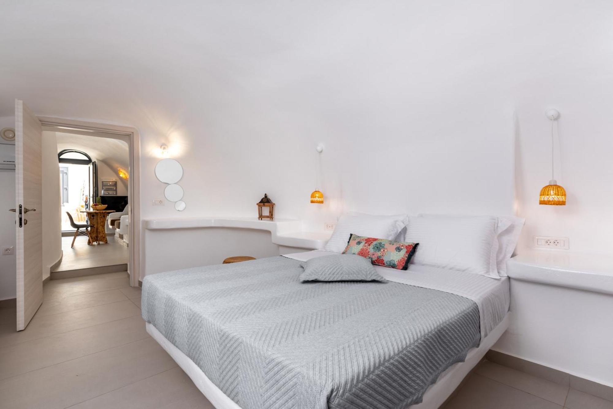 Deep Cave Suites Kontochori Fira  Eksteriør billede