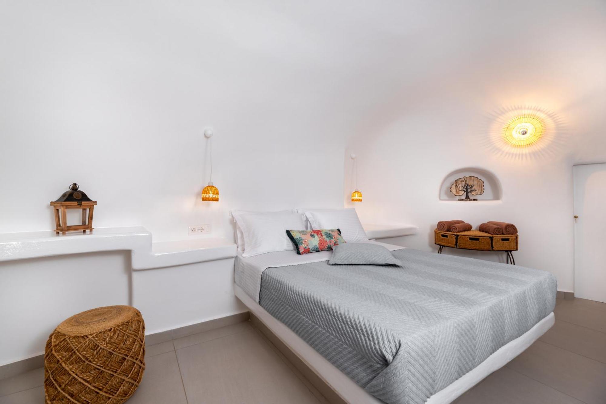 Deep Cave Suites Kontochori Fira  Eksteriør billede