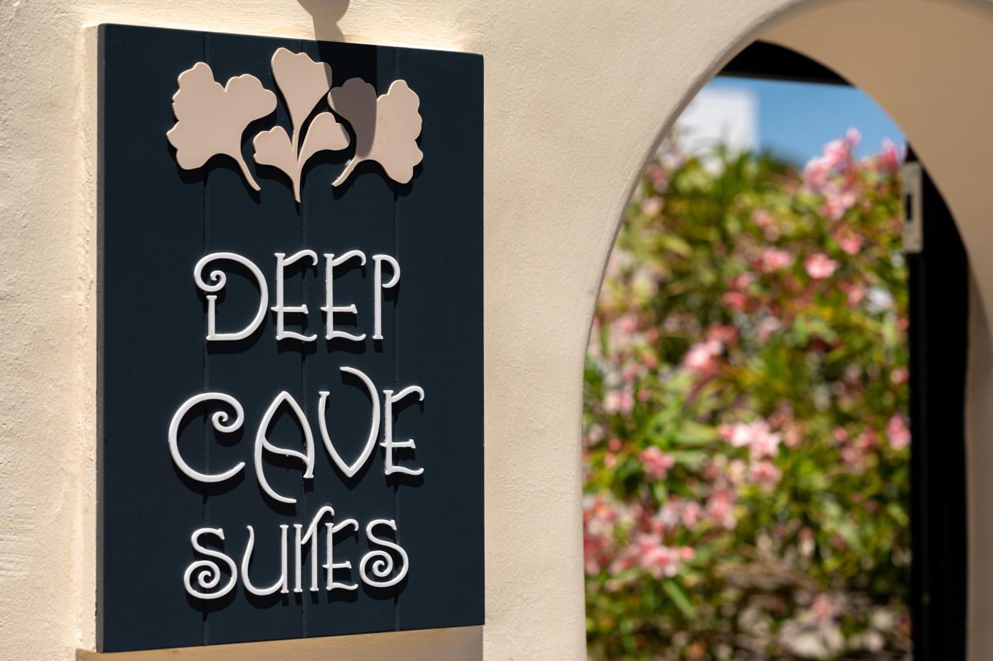 Deep Cave Suites Kontochori Fira  Eksteriør billede